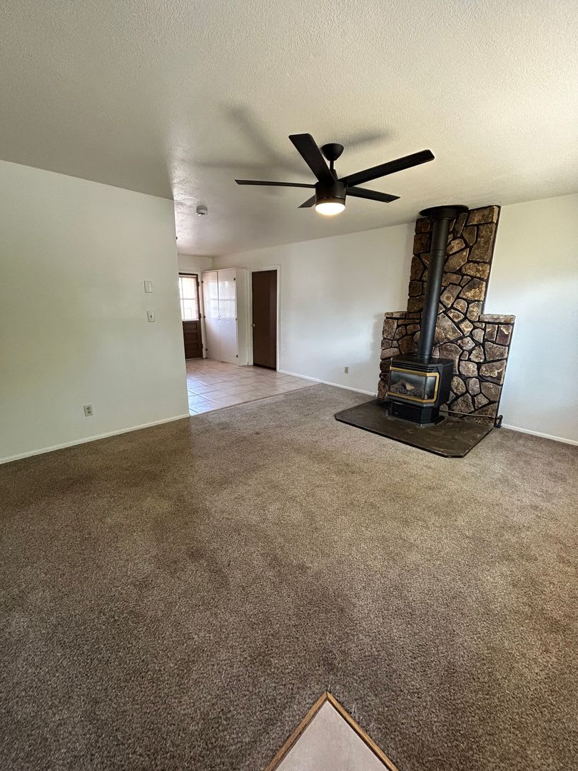 Three Bedroom Bayfield House with Large Fenced Backyard – photo 2