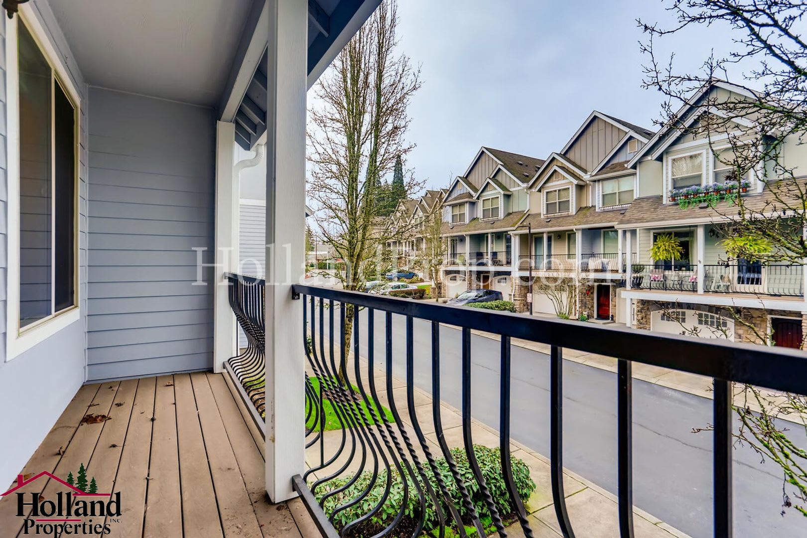 ** Best Price ** Modern Two-Story Home in Hillsboro – Move-In Ready! – photo 4
