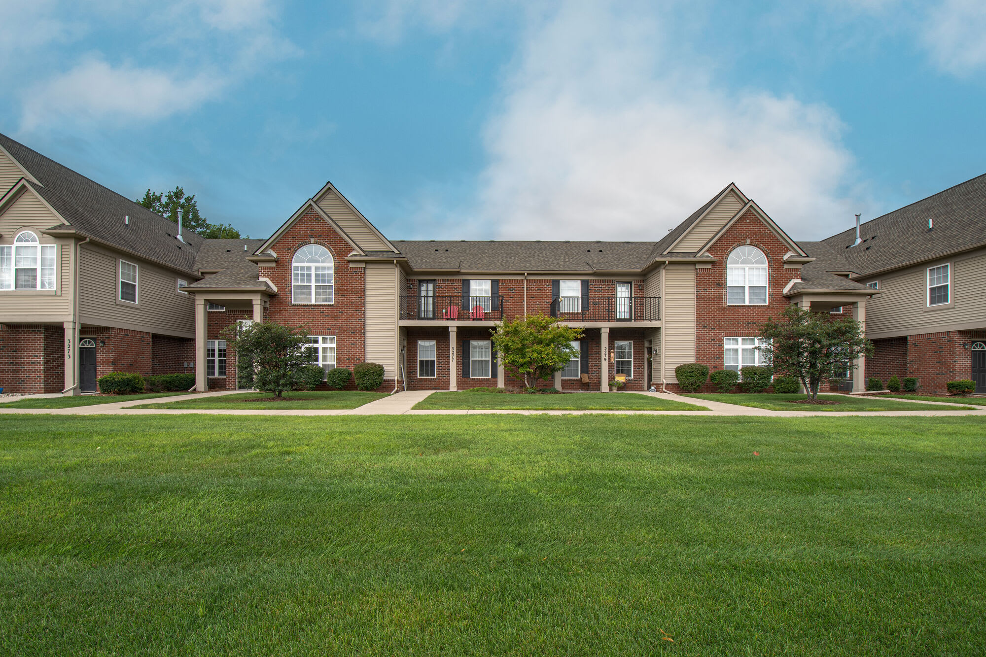 The Lake Shore Apartments – photo 3