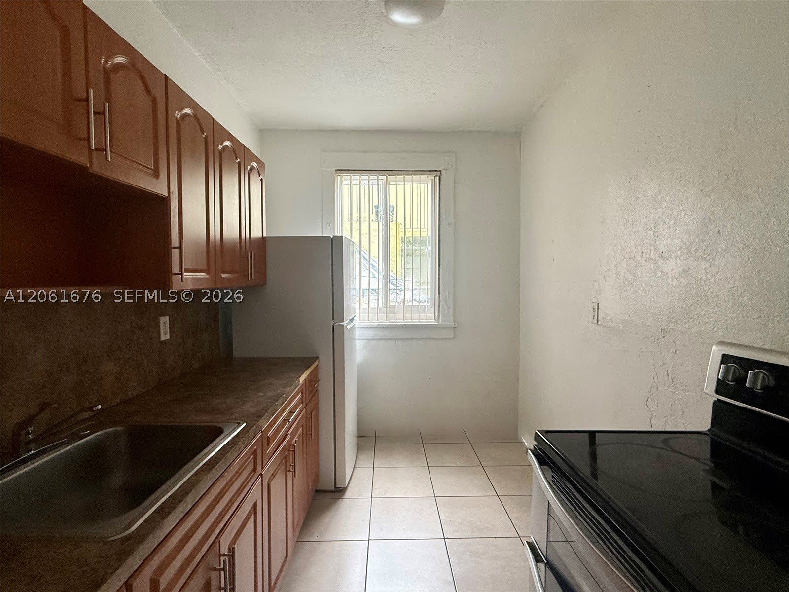920 SW 9th Ct – photo 3