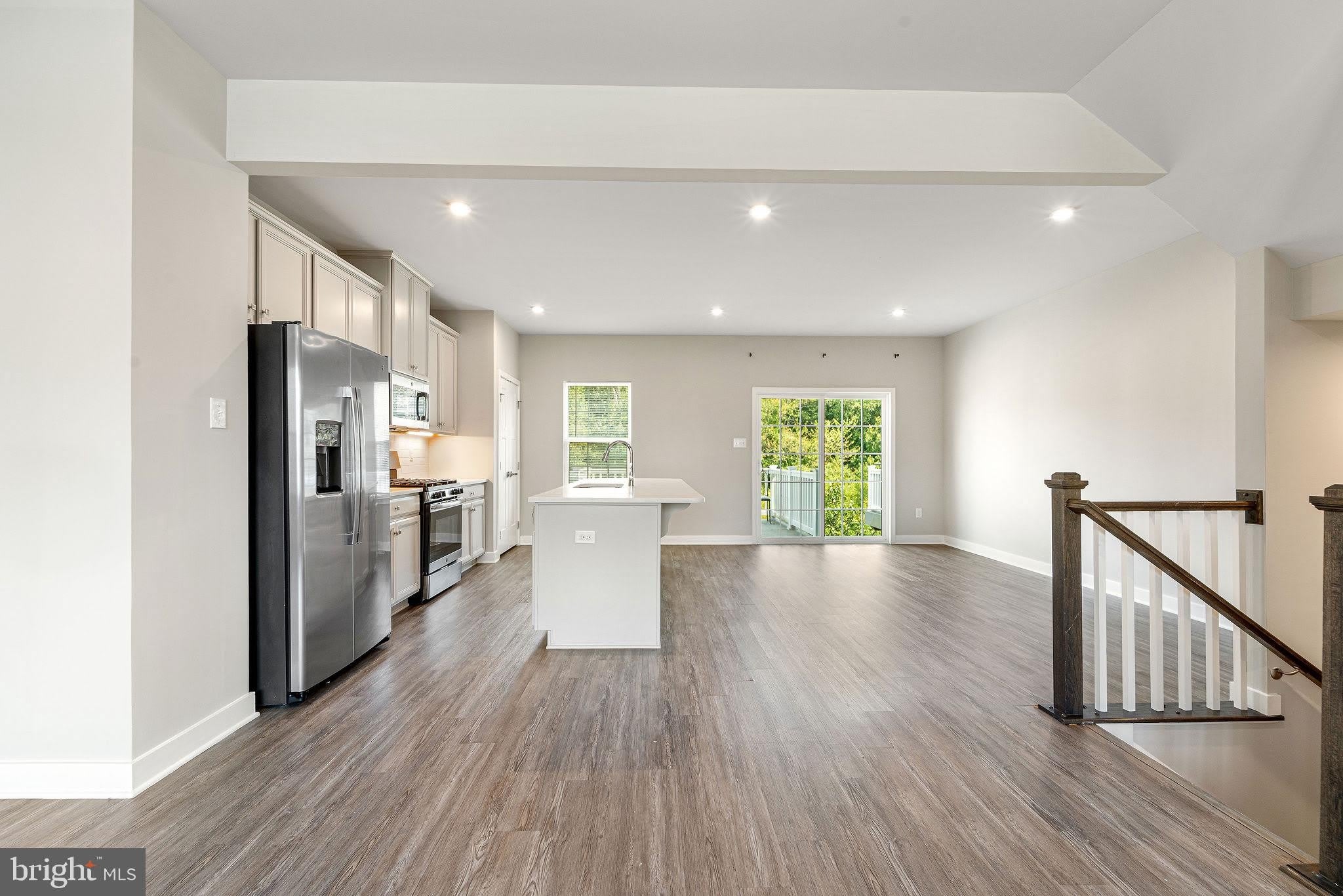 2 SPARROW Circle – photo 5