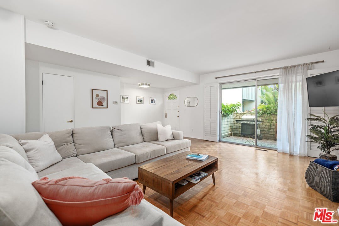 13233 Fiji Way – photo 5