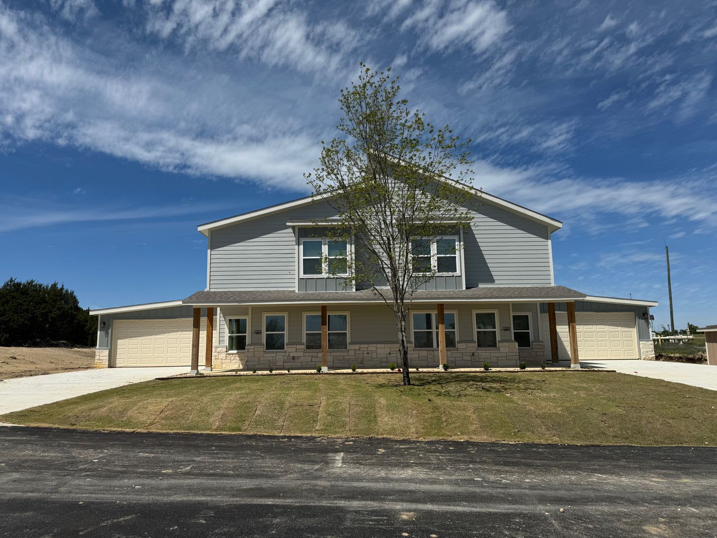 3/2/2 Modern Two‑Story Home in Gated Community – Peaster ISD ✨ NO WATER BILL – photo 1
