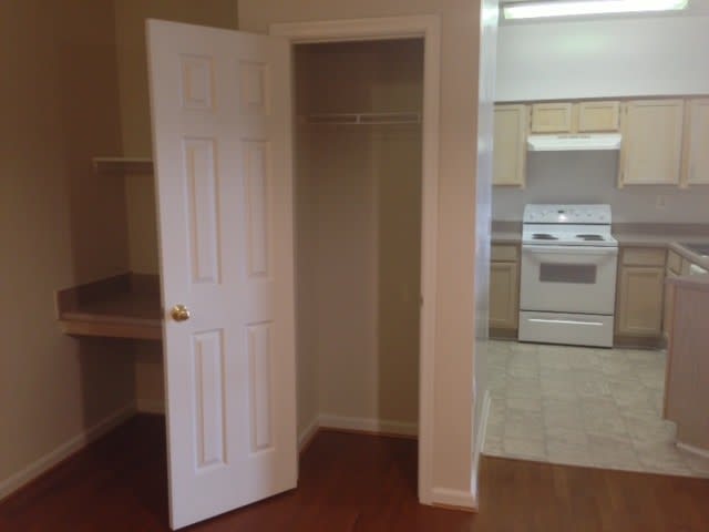 Beautiful 1-Bedroom, Upper Level with Garage in Sought After Carriage Hill on Pantops Mountain – photo 2