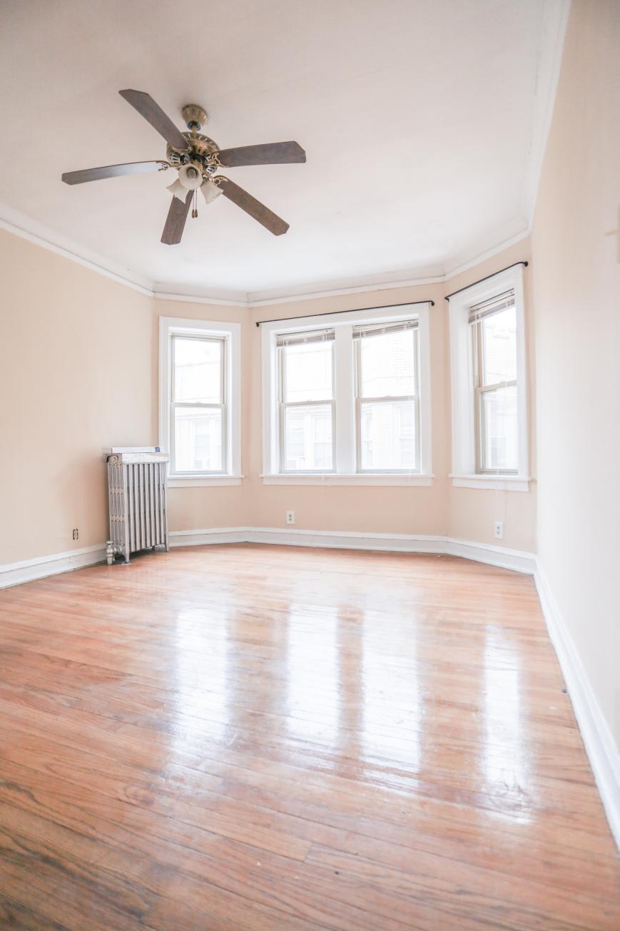 3954 West Dakin – photo 1