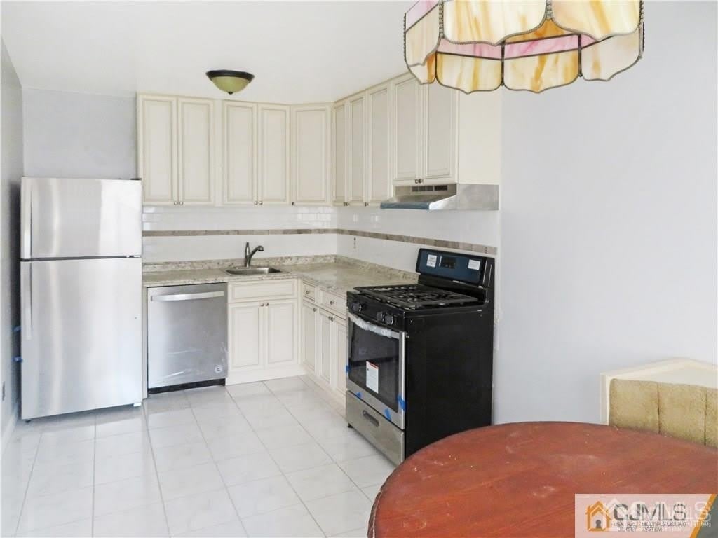 13 Lake Avenue – photo 3