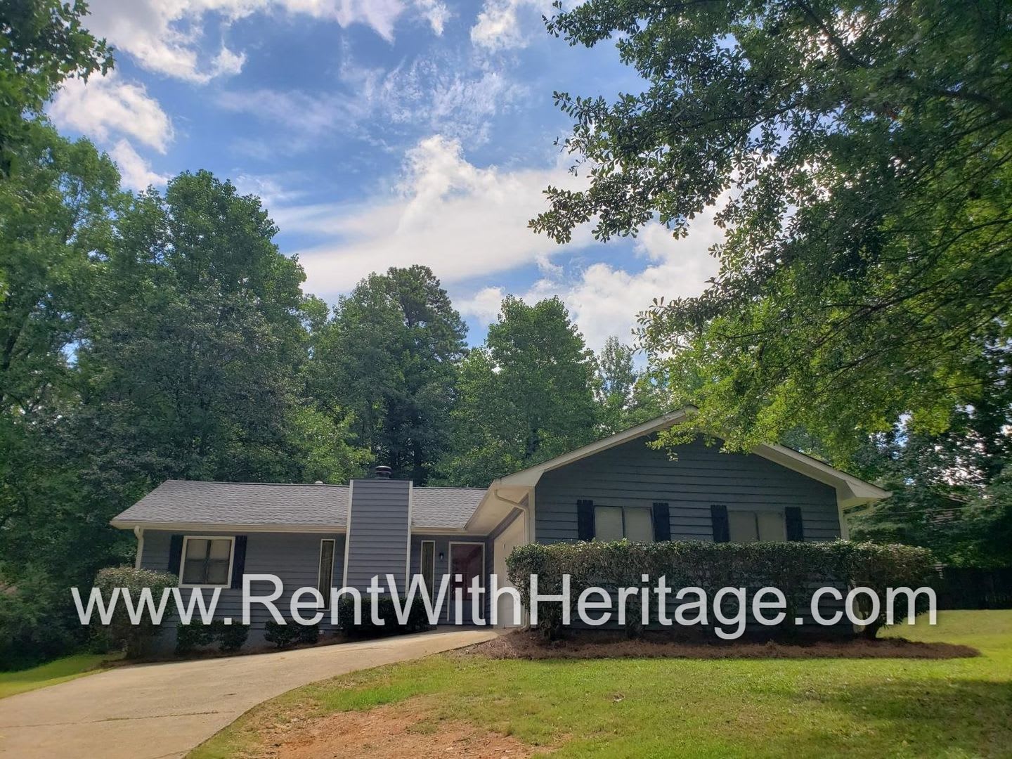 Wow Gorgeous Stepless Ranch With All The Upgrades Great Location Yard Maintenenace Included – photo 3