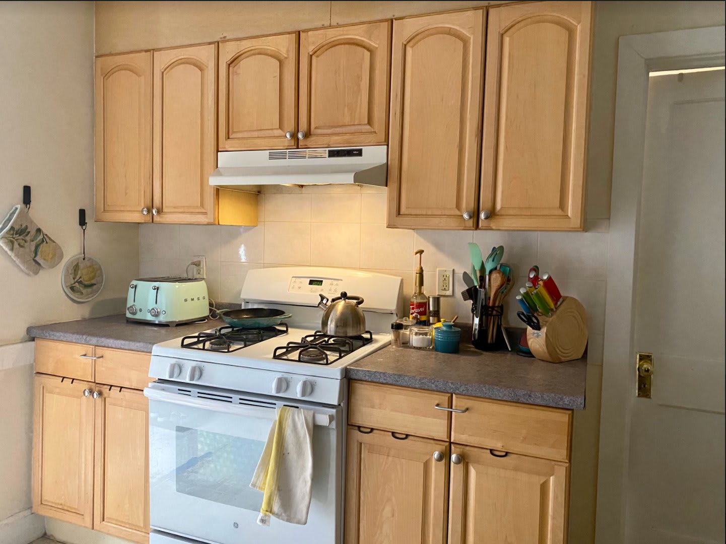 Large 2 Bed Unit In The Heart Of Oak Square – photo 5
