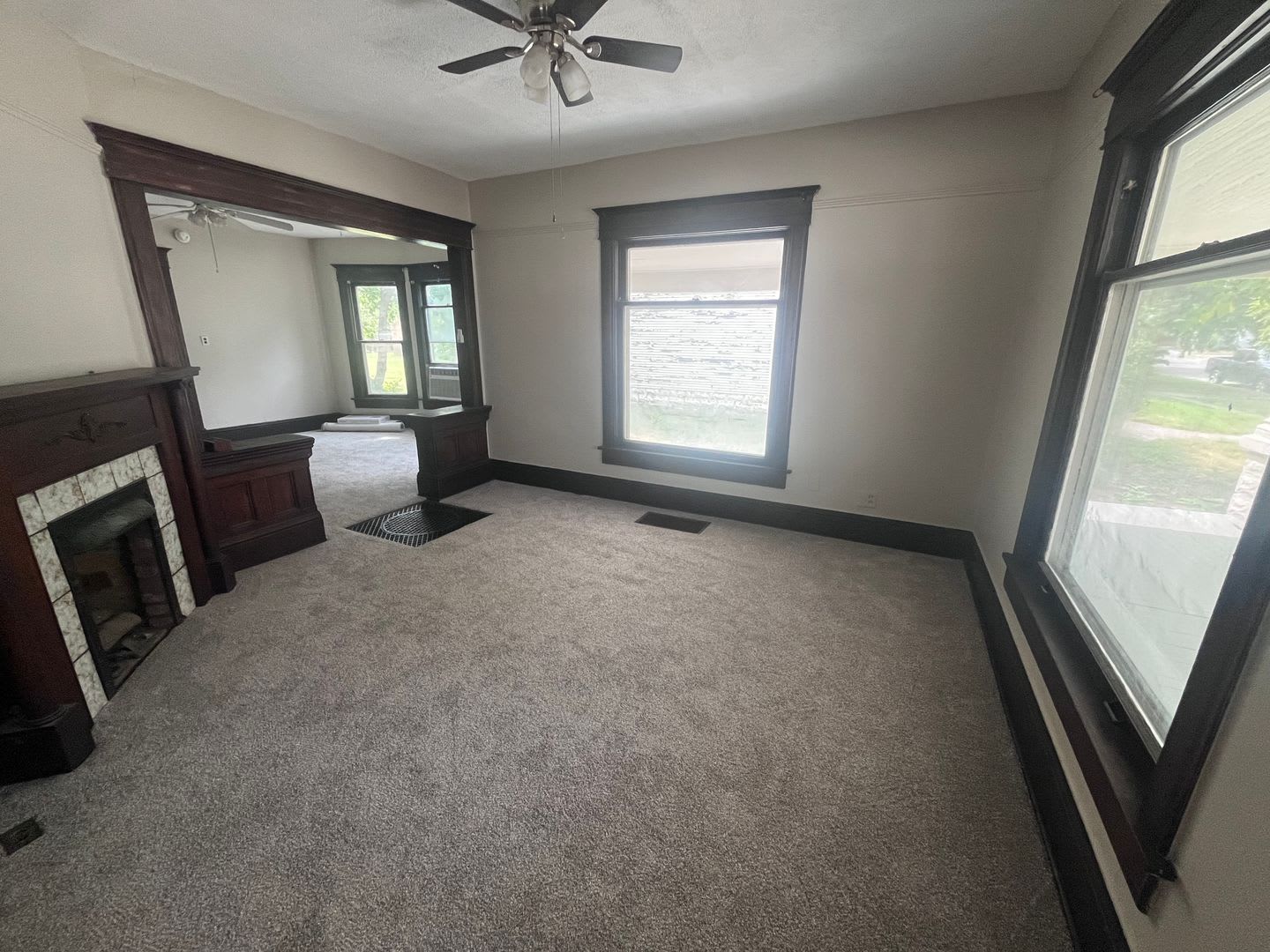5 Bedroom / 2 Bath Large Home – photo 3