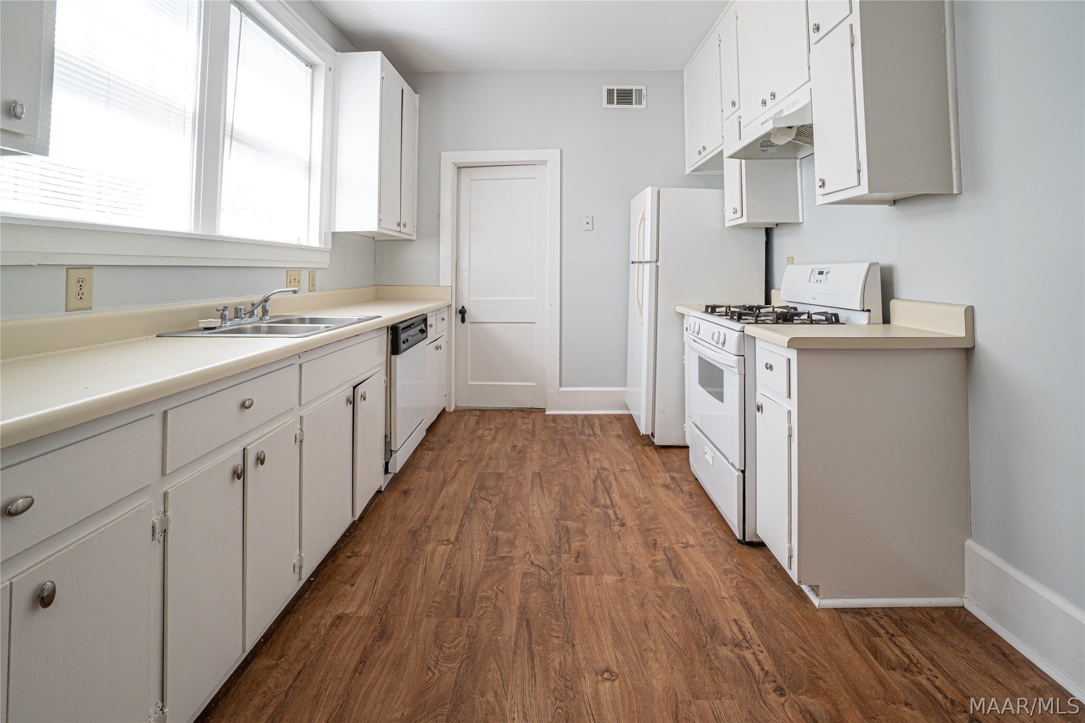 1131 S Perry Street – photo 2