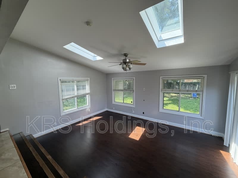 4508 Regent Drive – photo 3