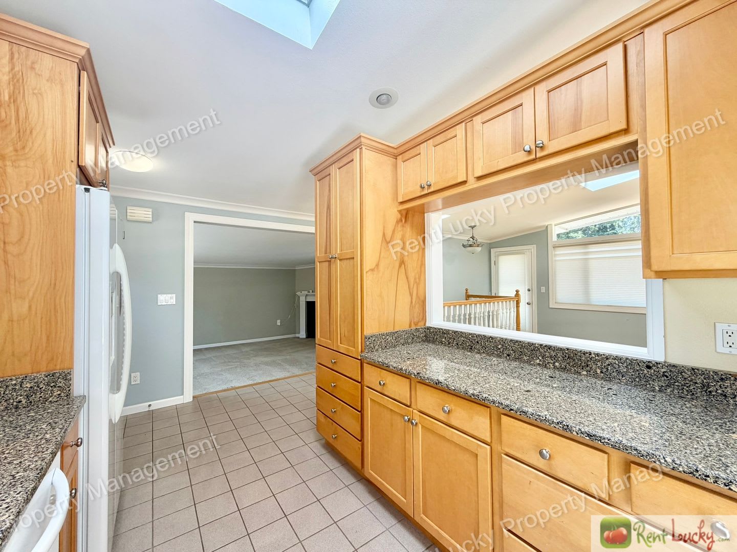AMAZING 4 Bedroom Home in Bellevue! Fantastic Balcony and Large Family Room! – photo 3