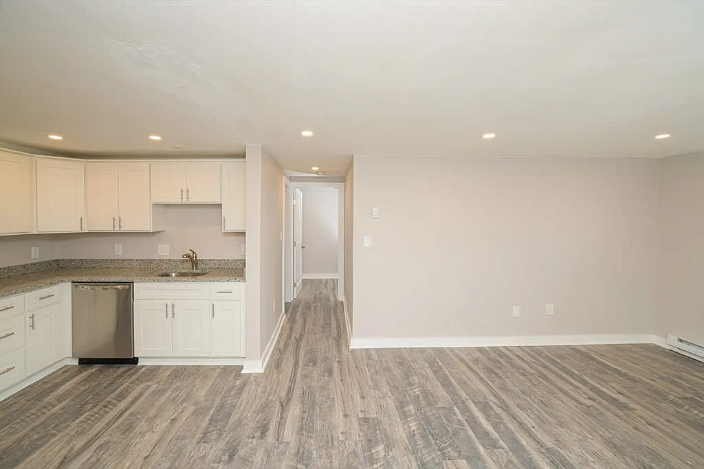 592 American Legion Hwy Apt 2 – photo 1