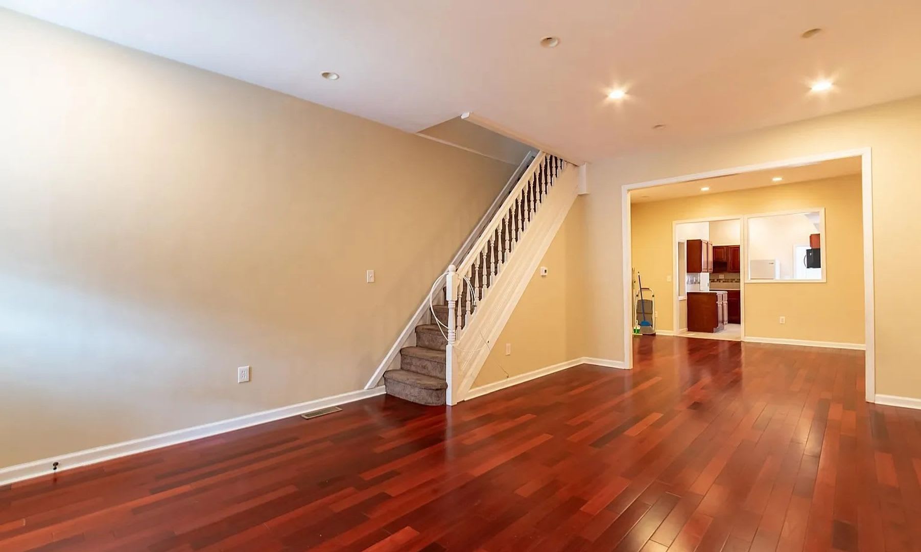 Charming 3-Bed/1.5-Bath Townhome in Point Breeze! Available Early October! – photo 5