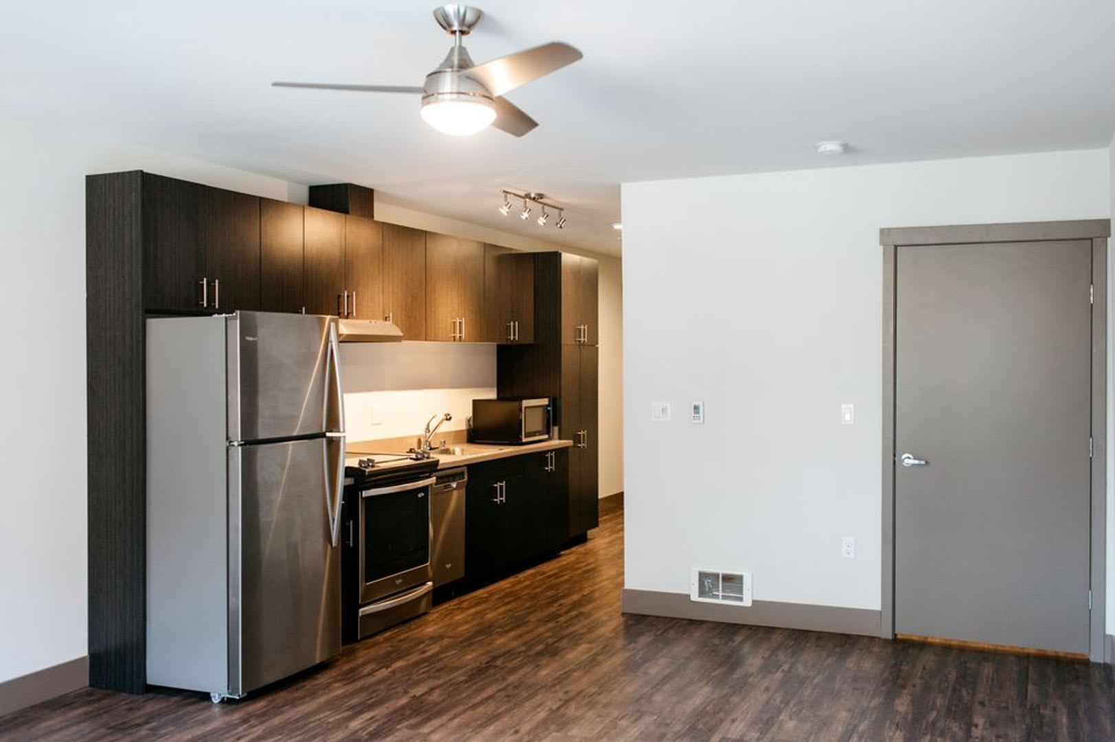 Mod Apartments – photo 2