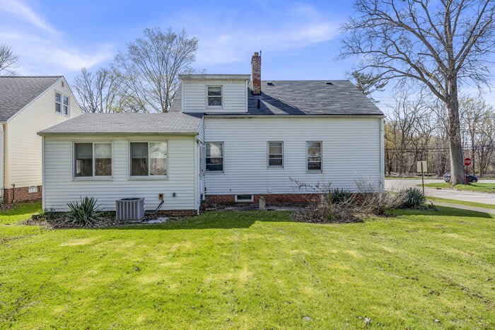 851 Richmond Road – photo 3