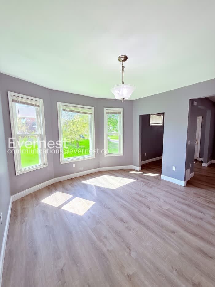 1464 Baldwin Street – photo 5