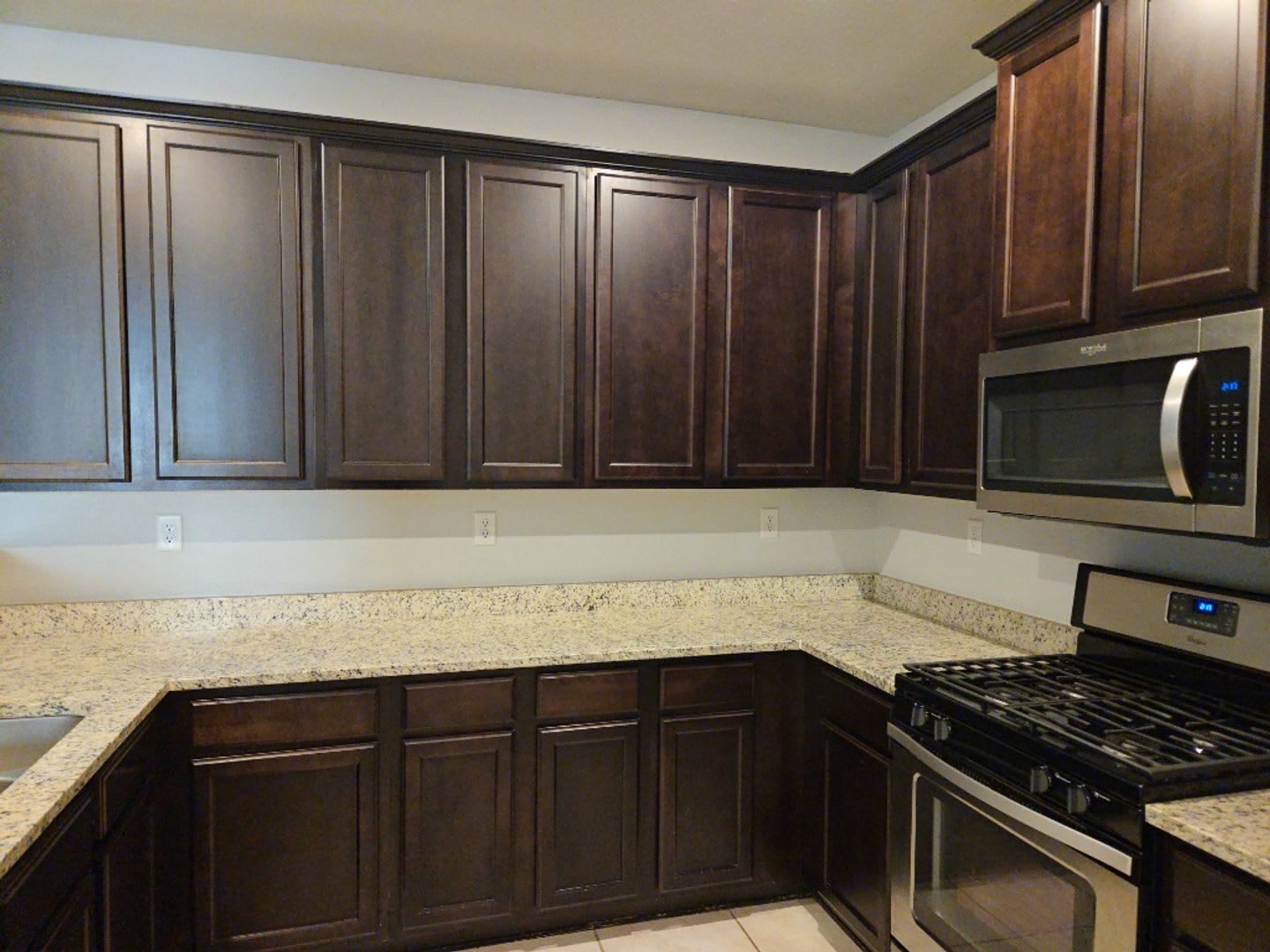 3 Bedroom, 2.5 Bathroom Home! Schedule a Showing! – photo 5