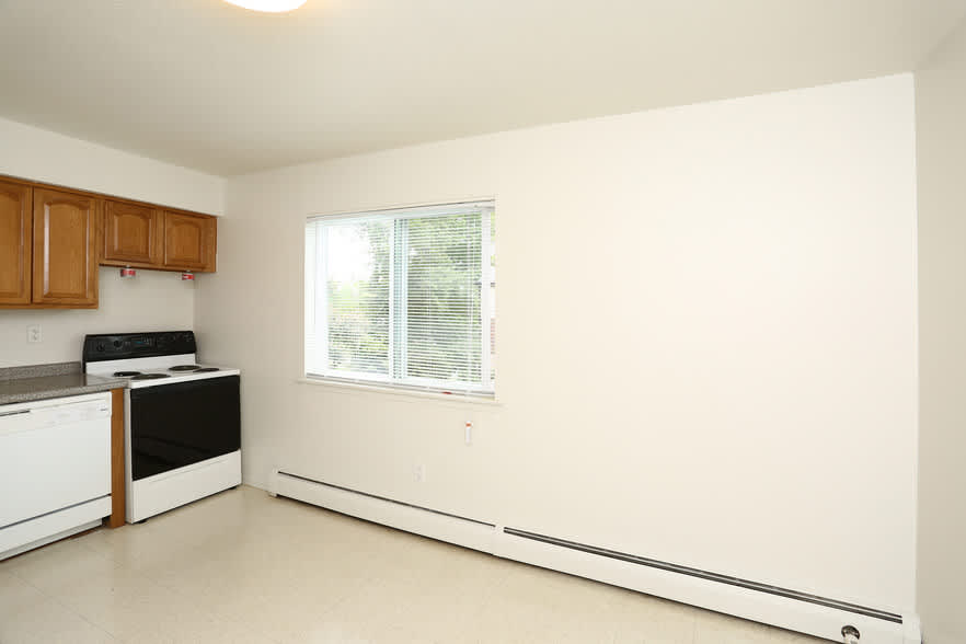 Woodbury Apartments – photo 2