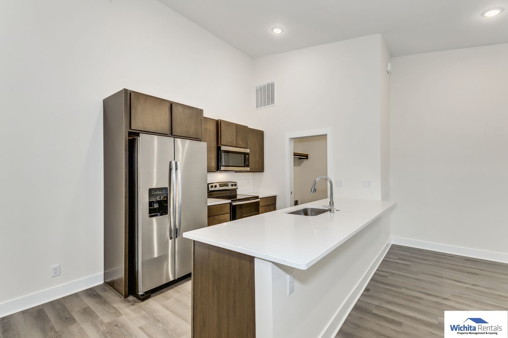 Newer 3 bedroom 2 bath duplex – photo 4