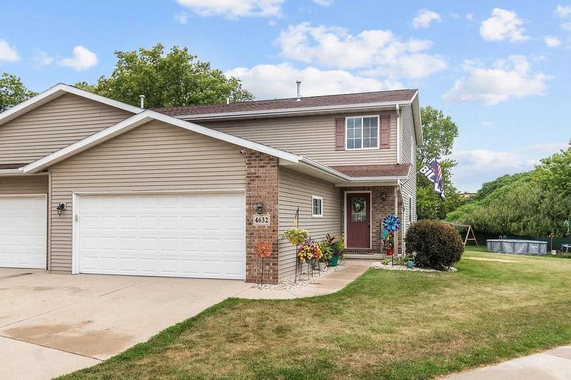 4632 4634 Ridge Court 4632 – photo 2