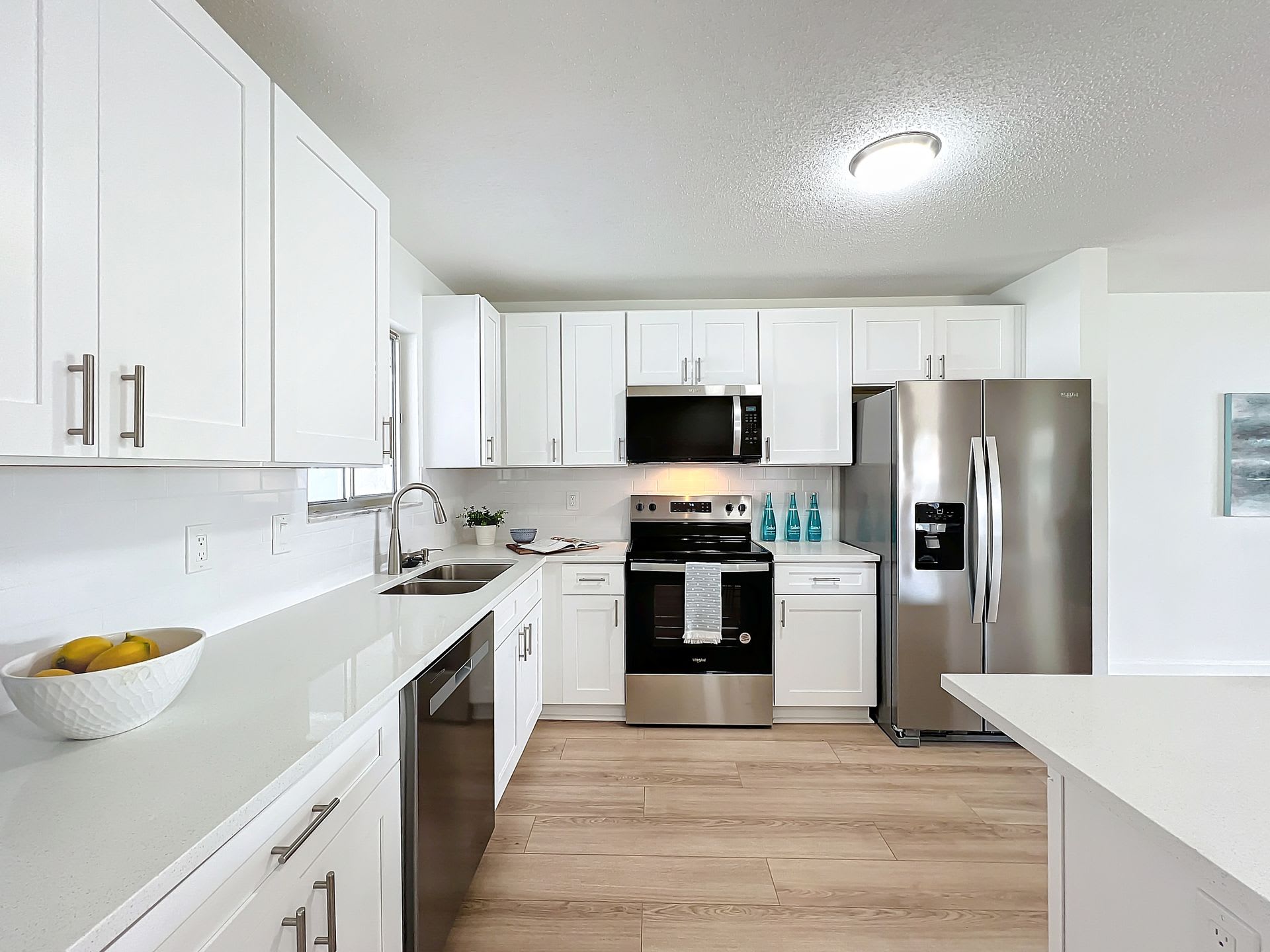Gorgeous 2-Bedroom, 2 Bath – photo 5
