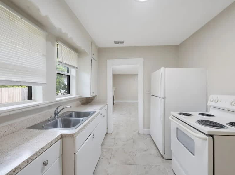 235 35th Street South – photo 4