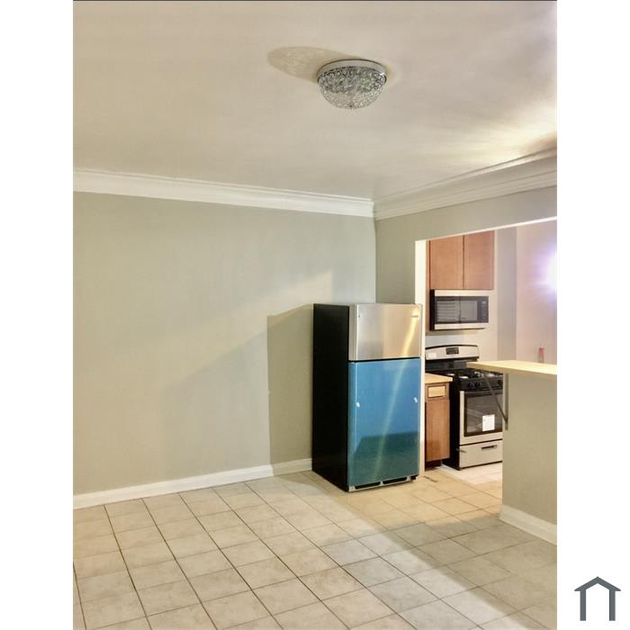 4725 South Vincennes Avenue 3S – photo 2