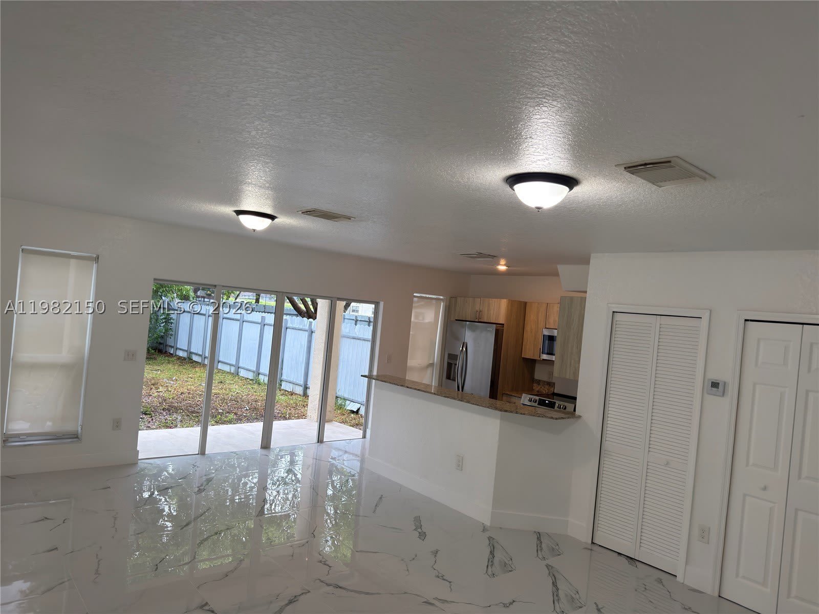 689 NW 6th St – photo 2