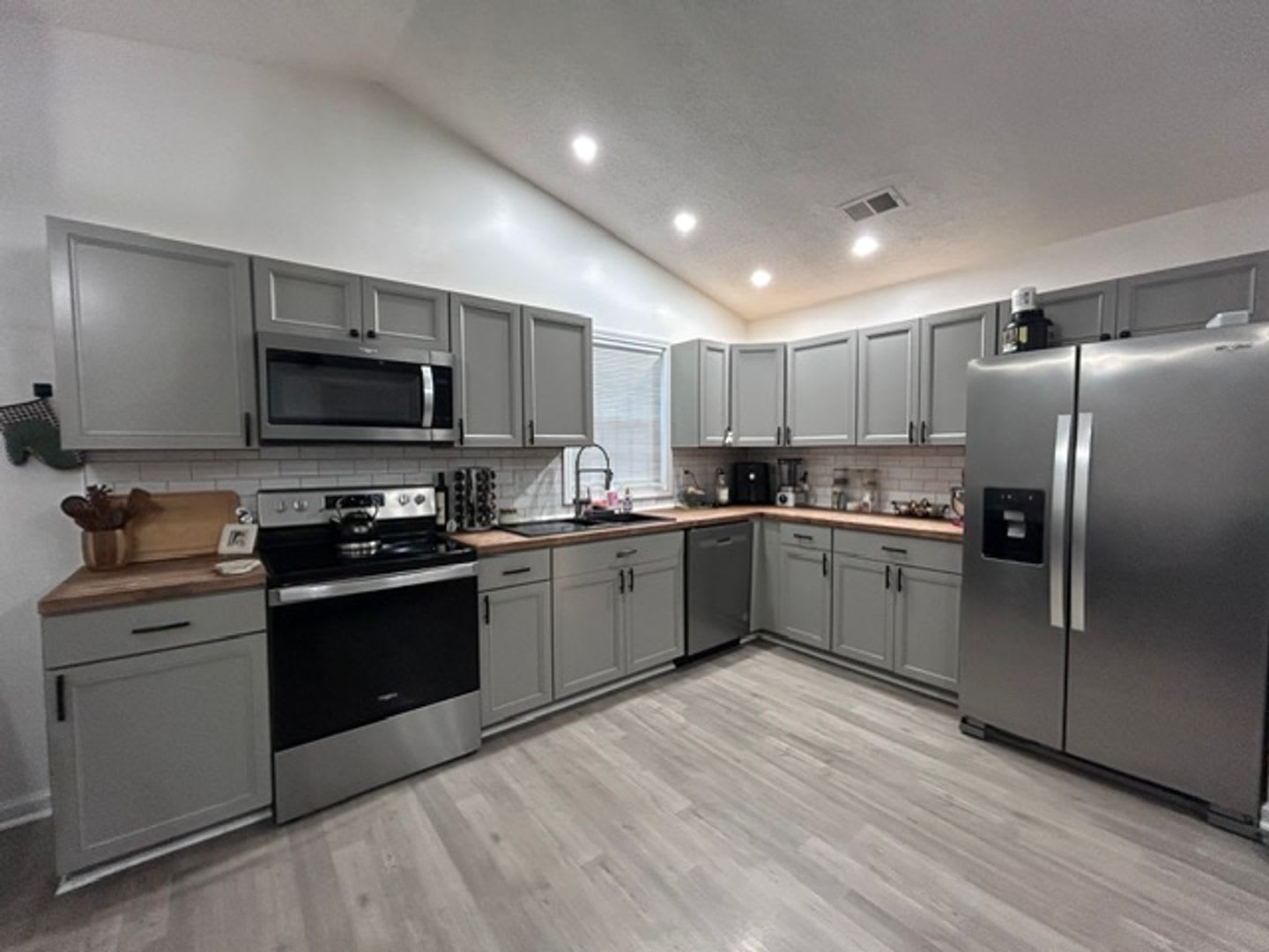 Fully Furnished – photo 3