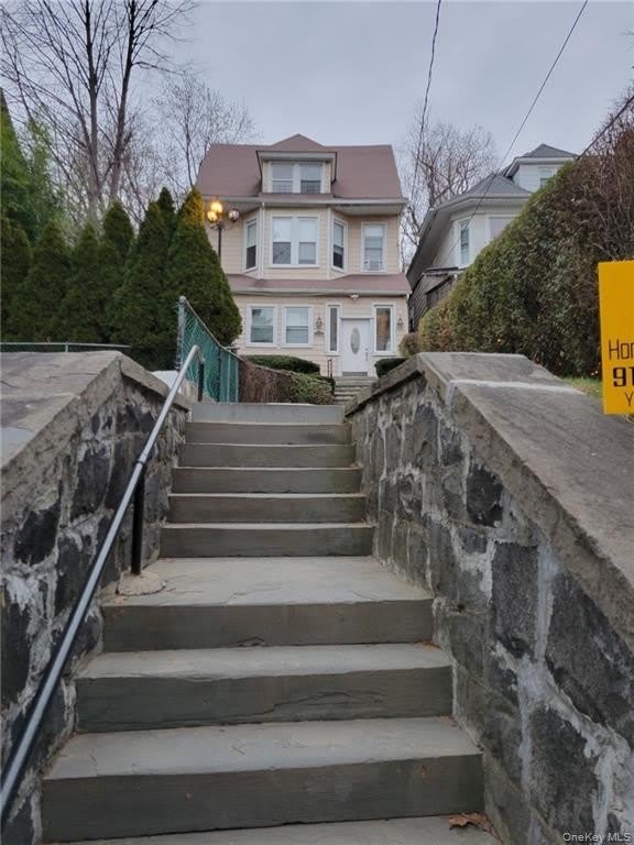 412 Warburton Avenue – photo 2