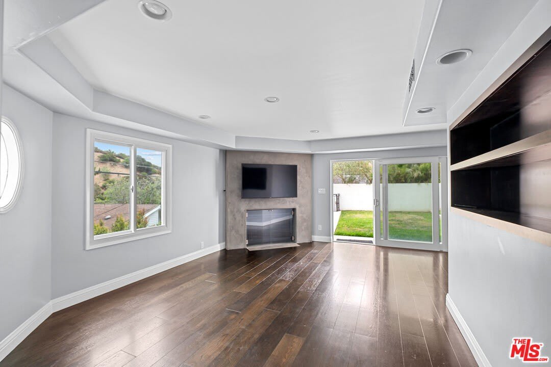 1759 N Beverly Dr – photo 4