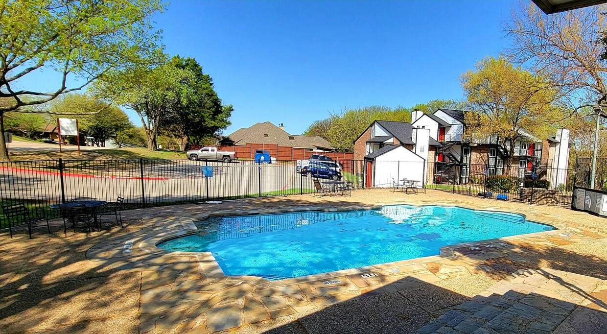 Lakeside Apartment Homes – photo 3