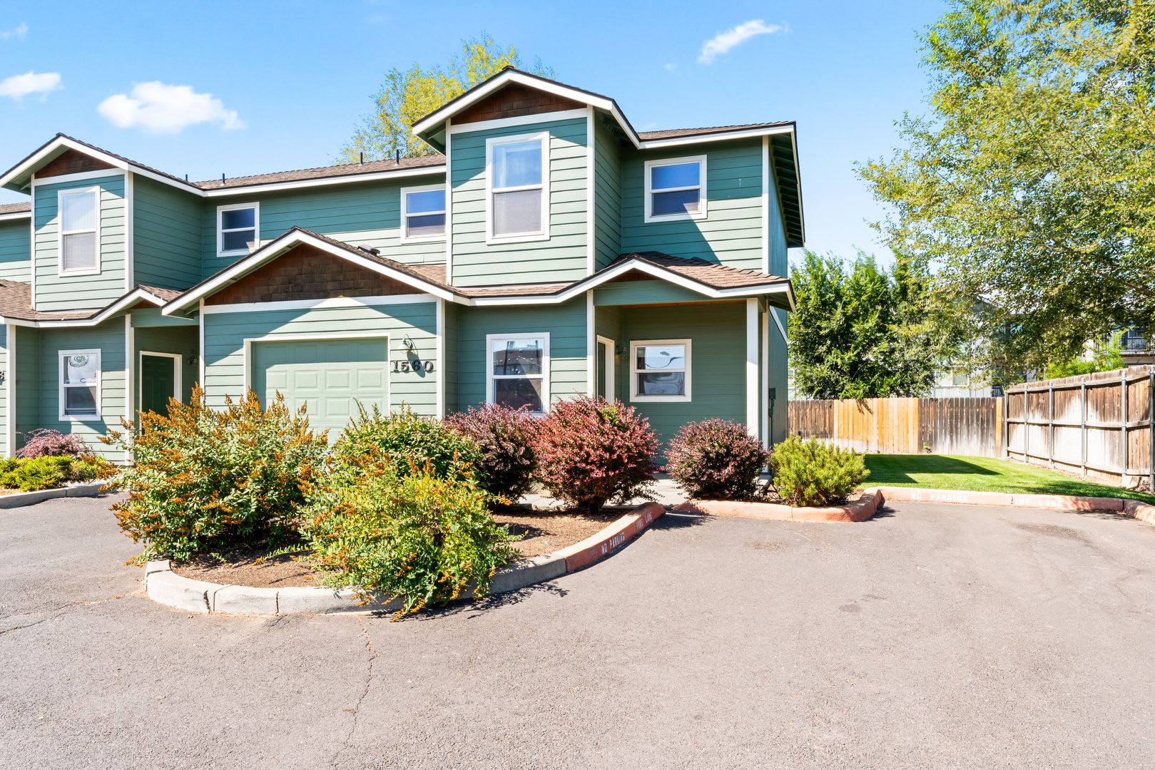 Live in Redmond Oregon – photo 1