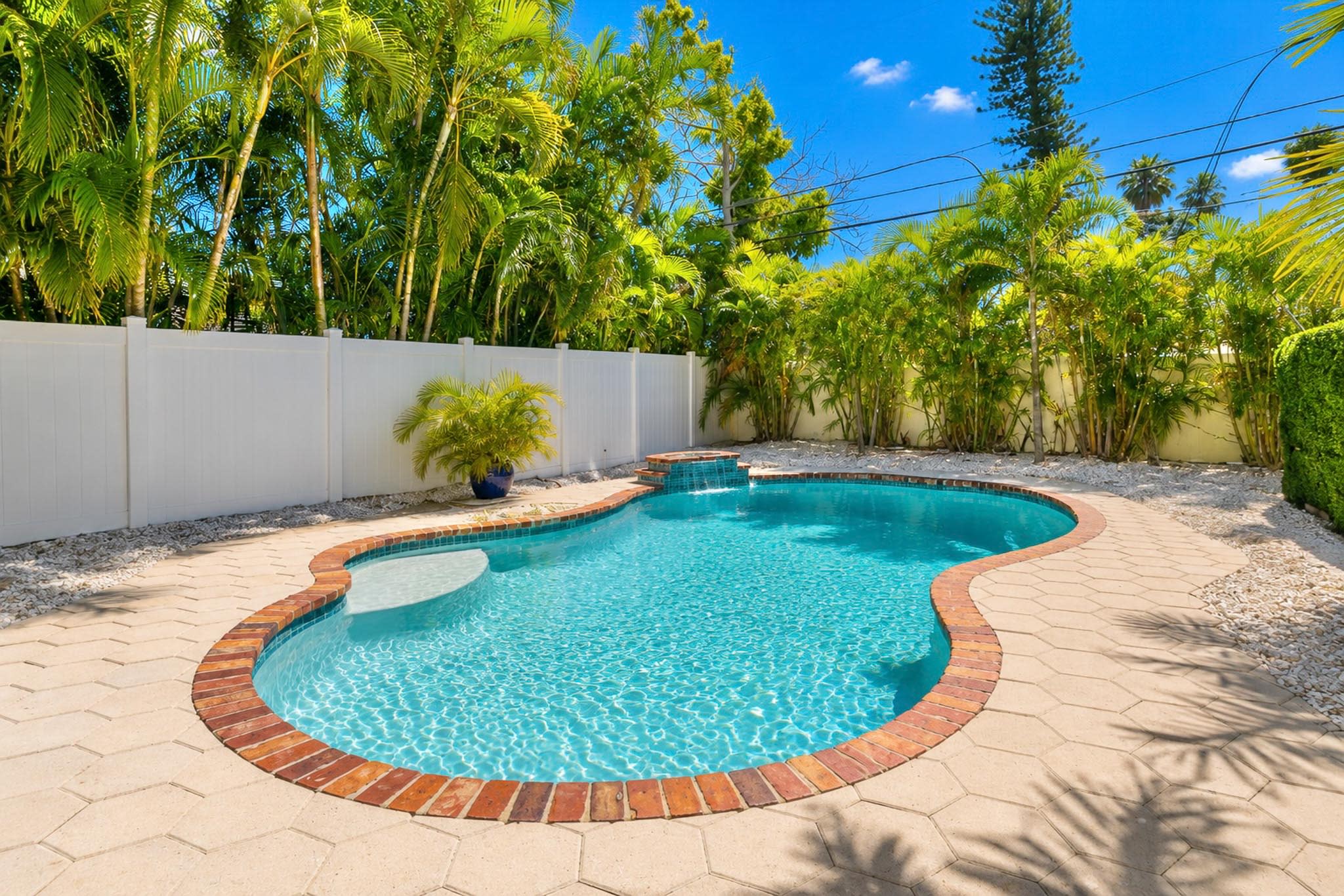 3310 E Maritana Dr – photo 2