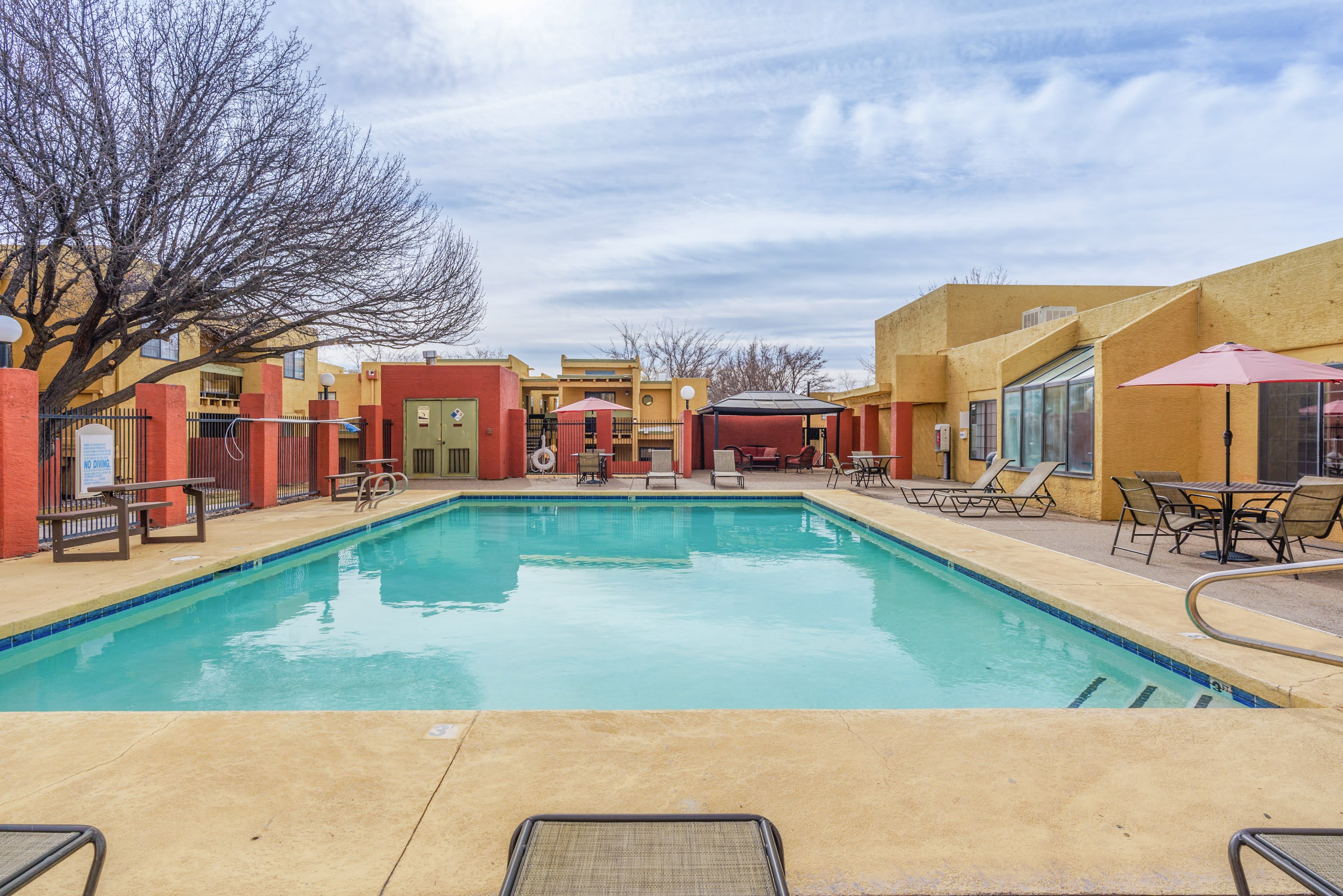 Entrada Pointe Apartments – photo 2