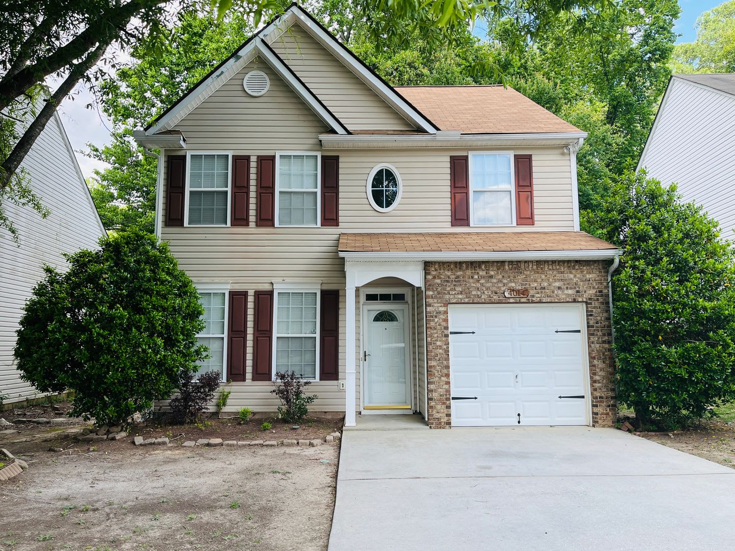 Great location, 4 bed, 2.5 bath, newly renovated, minutes to movie studios, and more! must see! – photo 1
