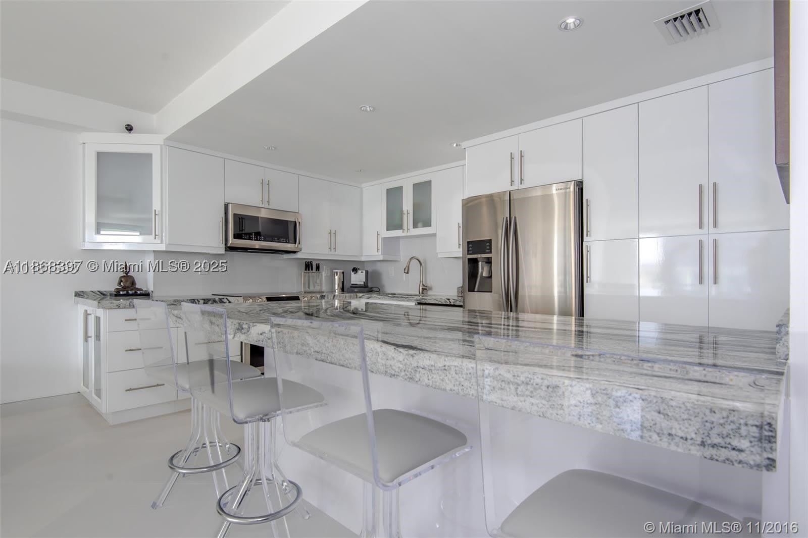 19390 Collins Ave – photo 5