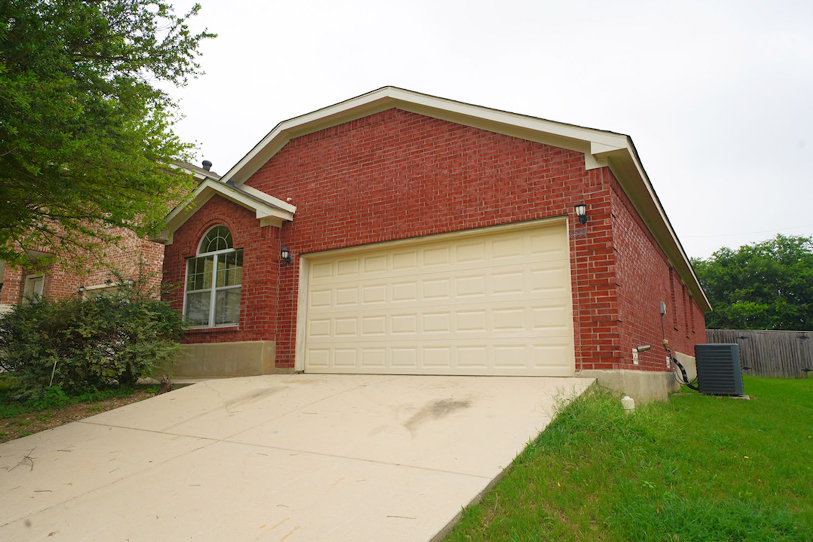 Great Home Now Available on the NorthEast Side of San Antonio. Realtor Commission: $500 – photo 5