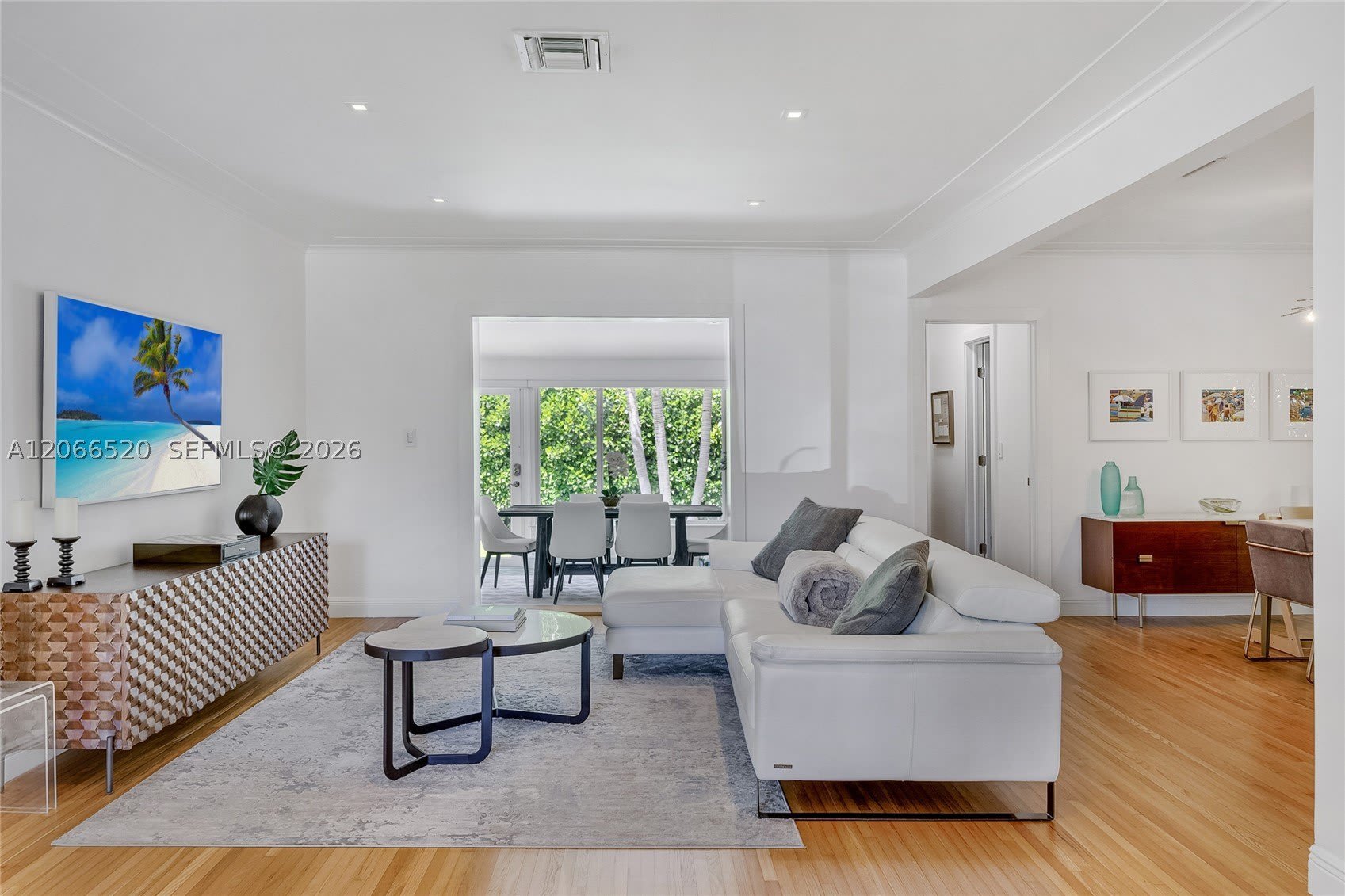8950 Byron Ave – photo 3