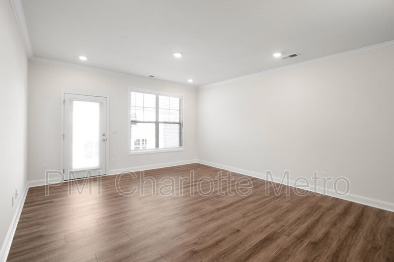 4217 Steel Way – photo 5