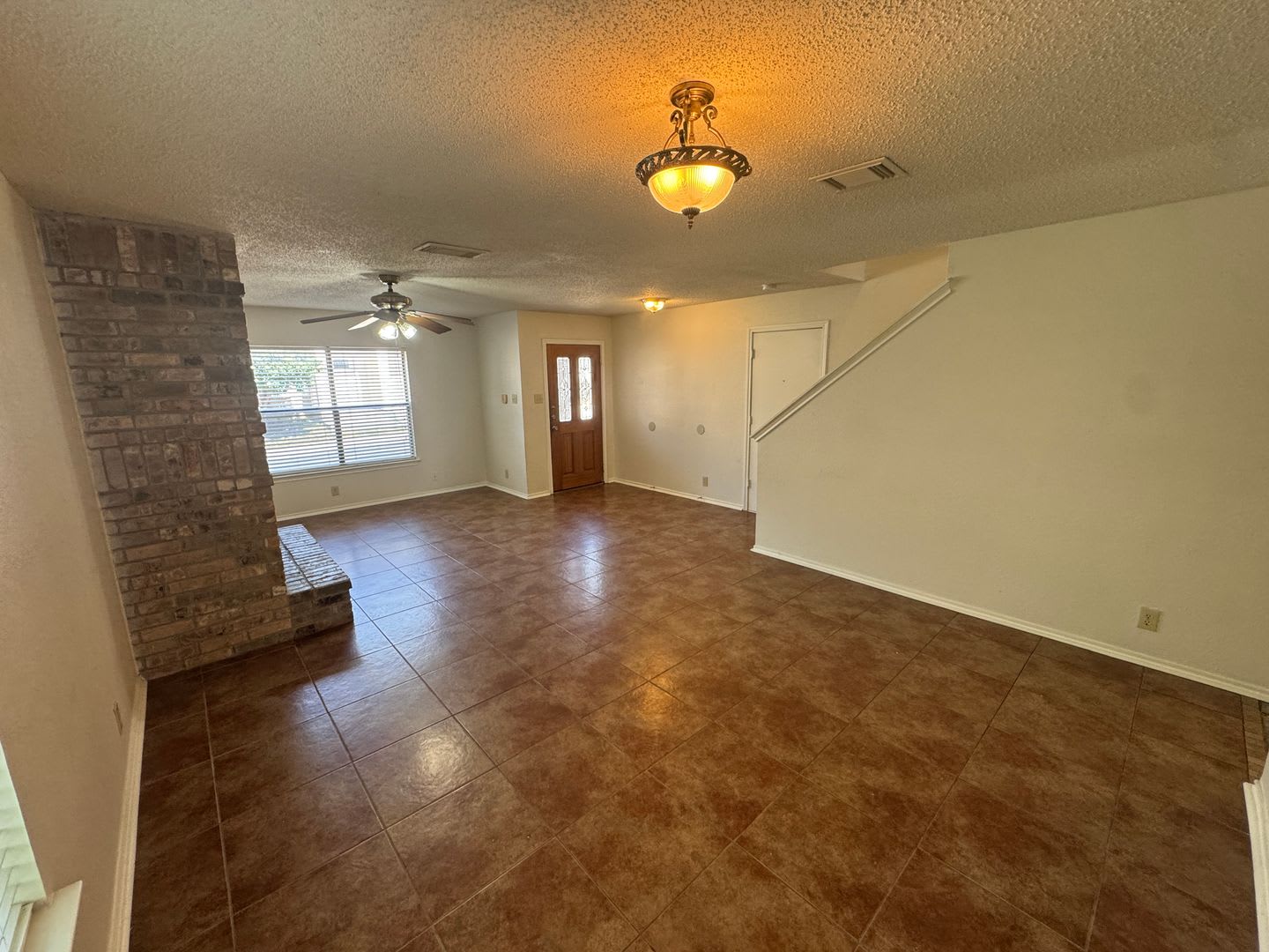 **$1449/MONTH-18 month lease**$1525/MONTH-12 month lease** Single Family Home in Medical Center – photo 3