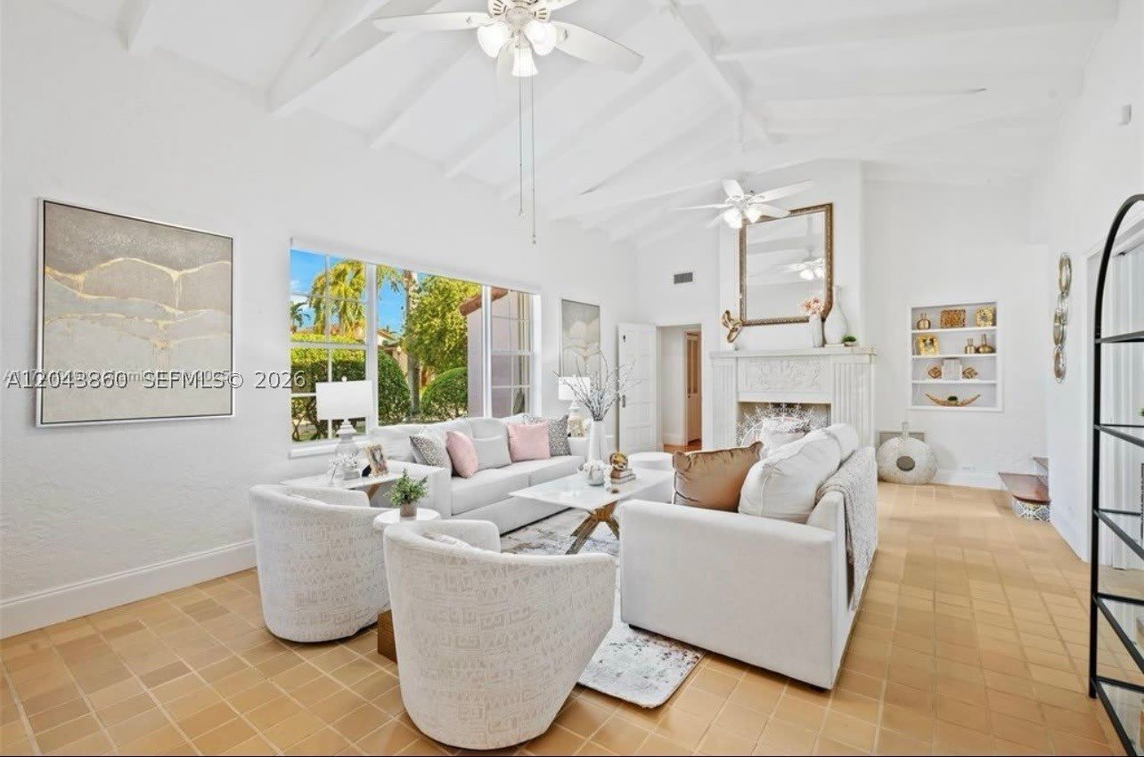 1056 Harrison St – photo 4