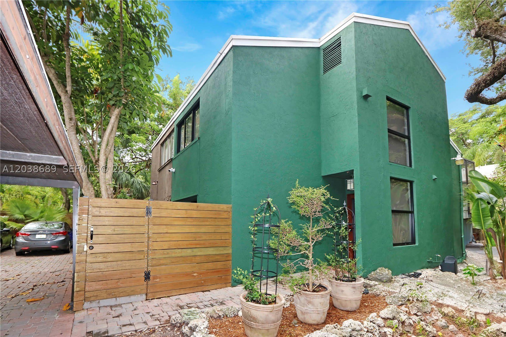 3138 Mary St – photo 1