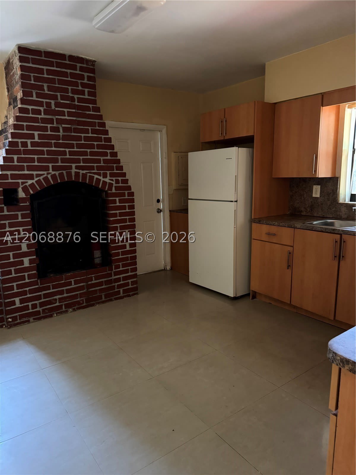 695 NE 151st St – photo 4