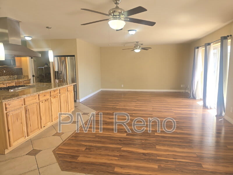 1960 Brunetti Way – photo 5