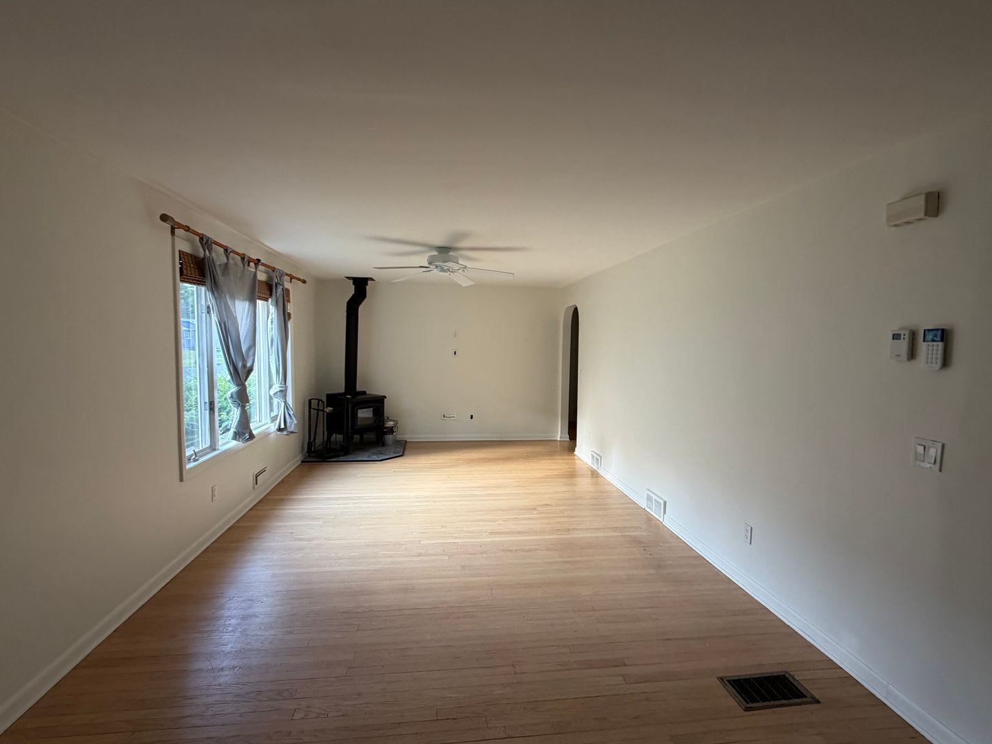 Beautiful Single Family Home In Lovely Neighborhood – photo 2