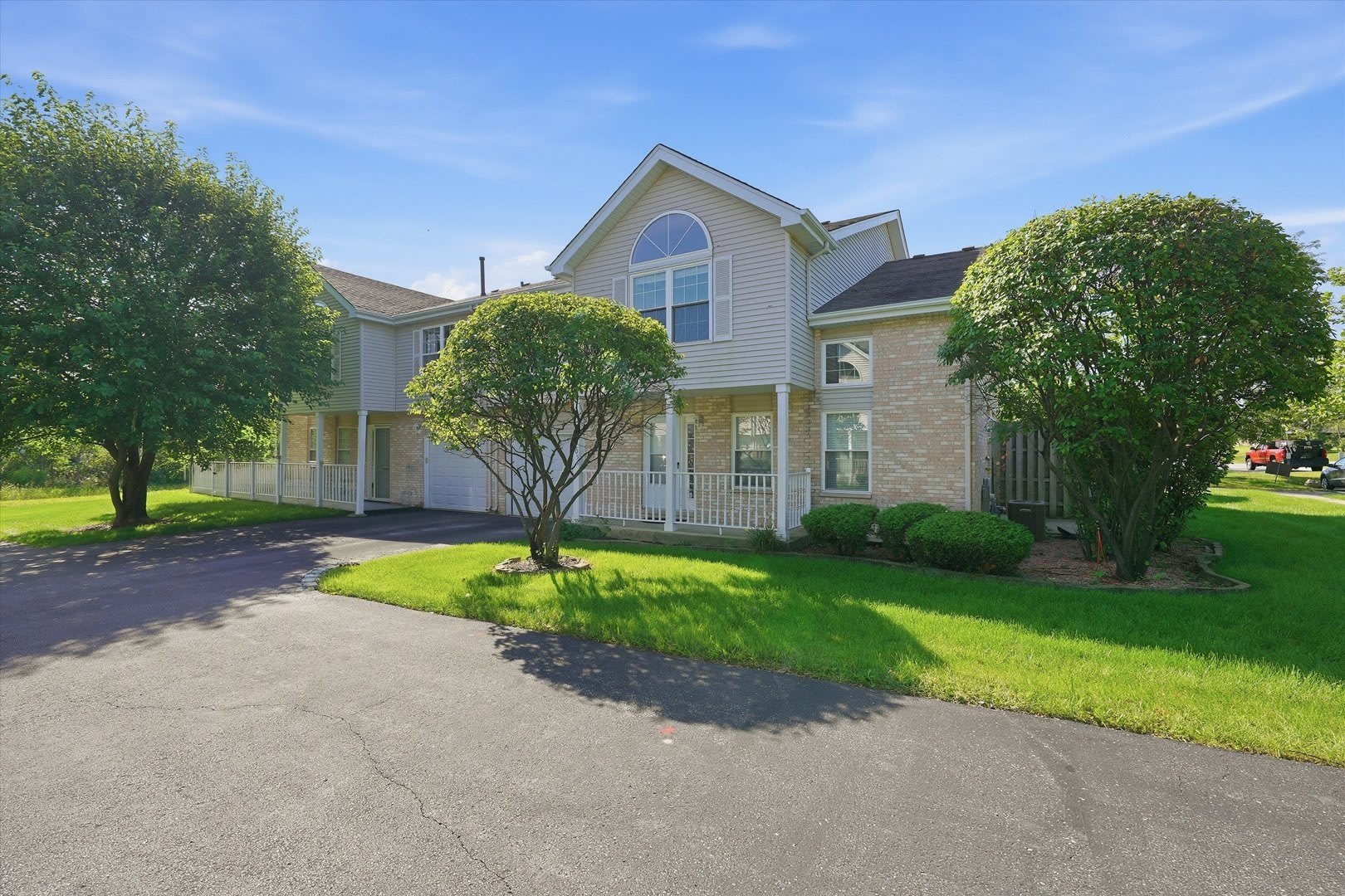 16051 Laurel Drive – photo 2