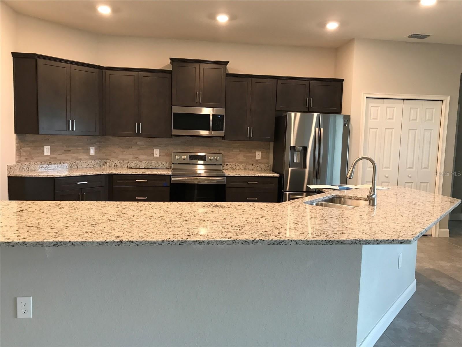 1437 CYPRESS VIEW Lane – photo 2