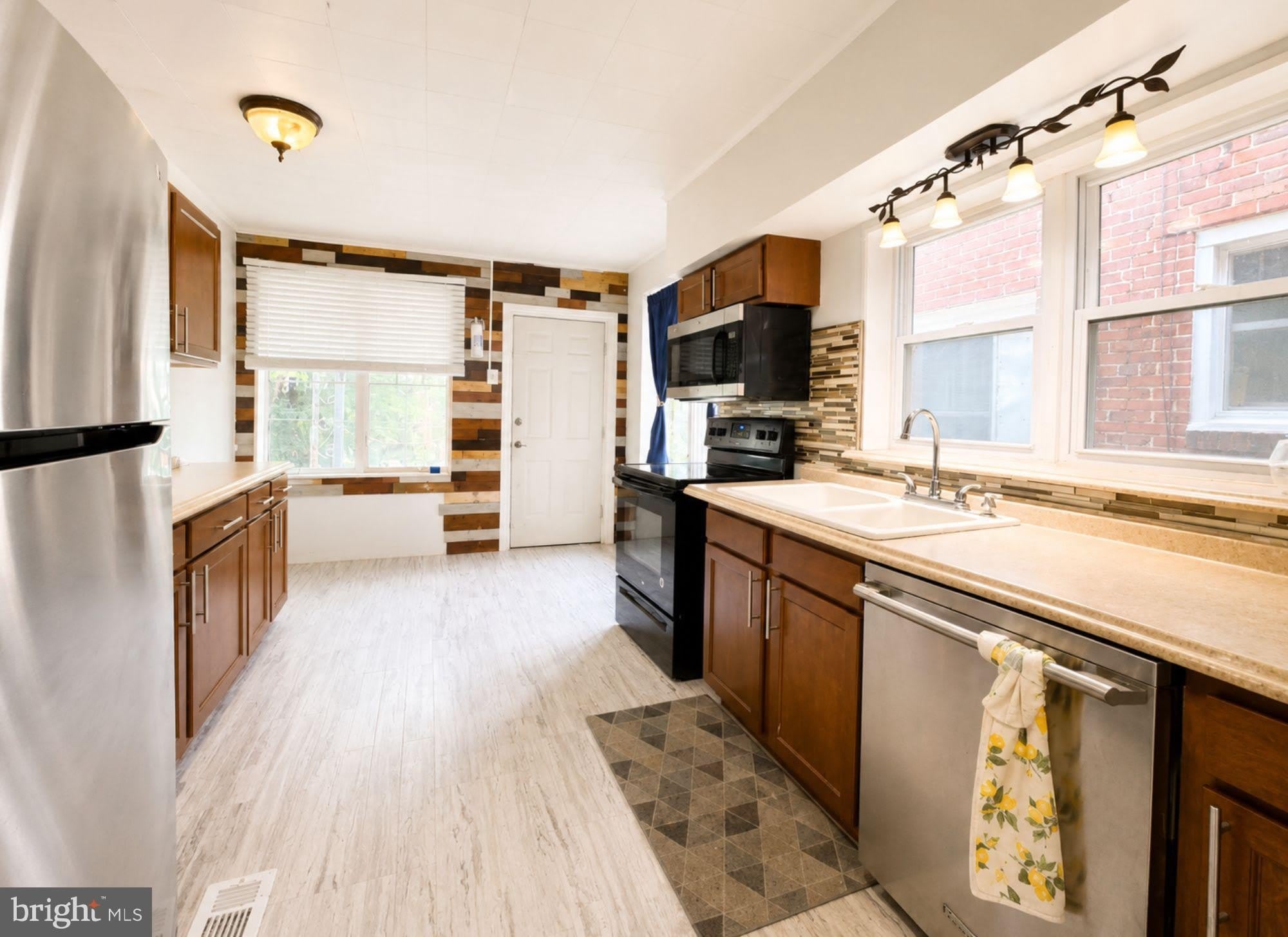2172 BROOKWOOD Street – photo 5
